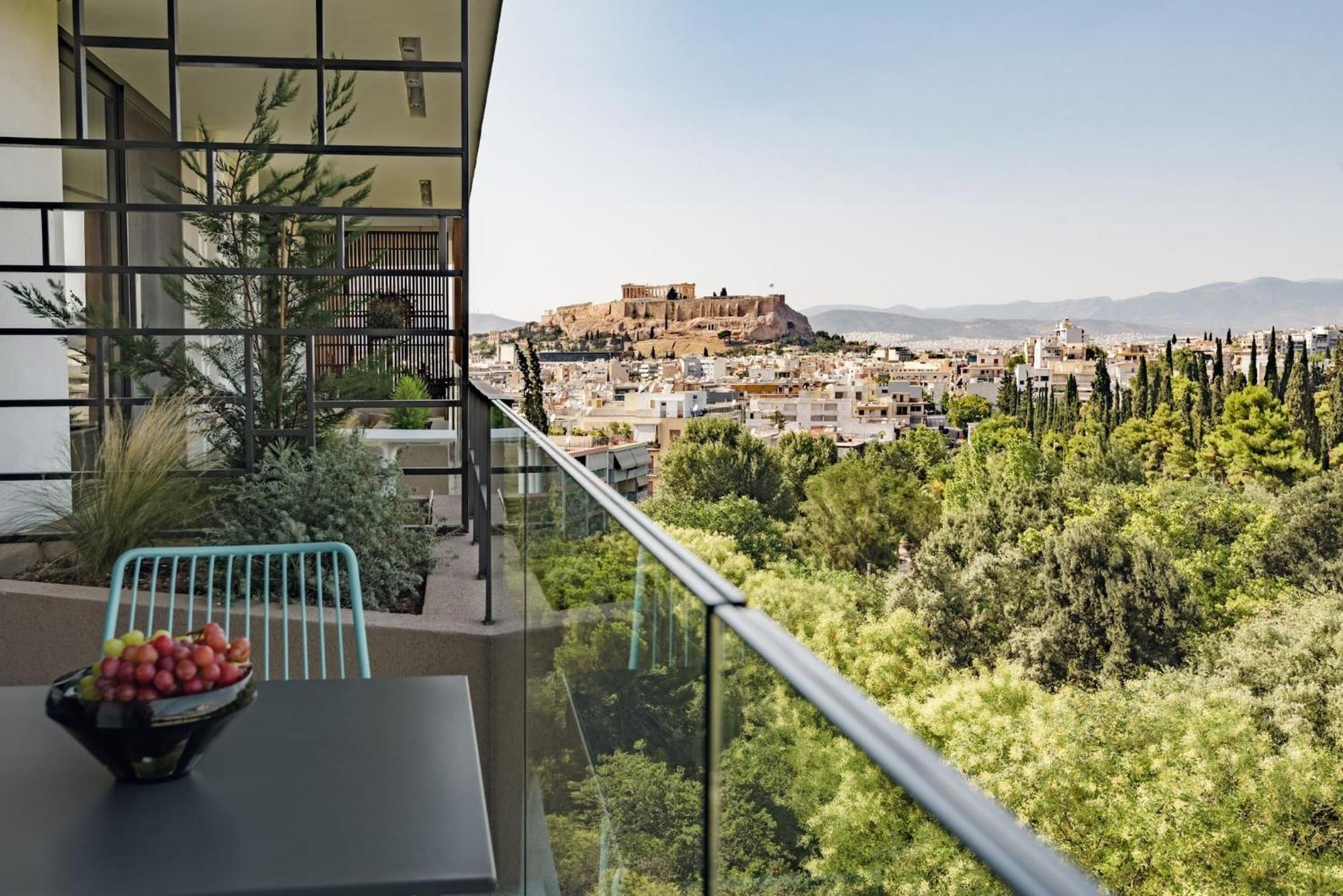 Urban Apt With Stunning Acropolis View & Roofdeck Афіни Екстер'єр фото